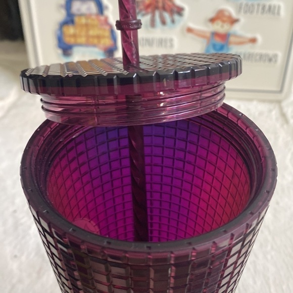 🎄 2020 Limited Edition Starbucks 24oz Ruby Red Grid Tumbler SKU# 0111195 - Picture 5 of 7